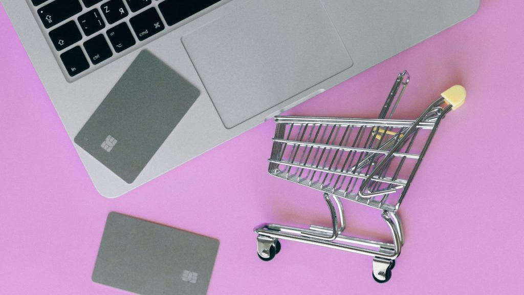 Berapa biaya bikin website di Semarang? Lihat detail harga dan faktor yang memengaruhi total biaya situs profesional Anda!